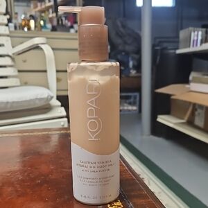 Tahitian Vanilla Kopari Hydrtaing Body Milk Like New
